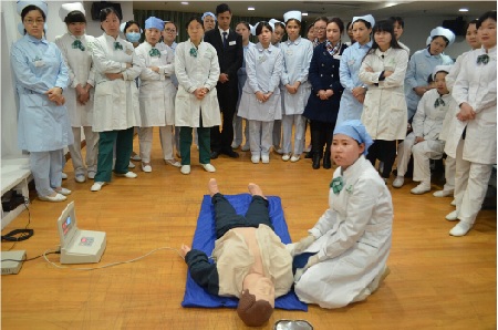 提高医疗急救水平 危急关头为生命护航--广州圣丹福组织全院员工“心肺复苏”操作培训