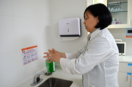 广州圣丹福医院组织全院员工手卫生操作考试