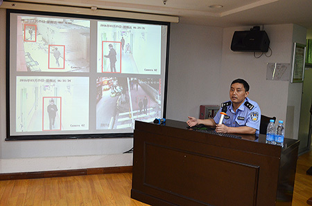 派出所警官来广州圣丹福进行安全防范培训